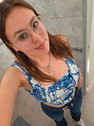 Hola! I'm Judany, 32, from beautiful Costa Rica. I'm a romantic and sincere  woman with good values, seeking someone loyal and loving with a kind heart.  ❤️ If that is you, let's