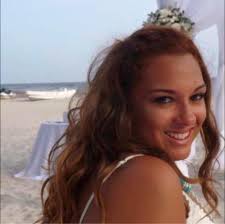 Why is Turbo Tax showing incorrect refund numbers and what is the issue  with the acceptance process?