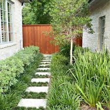 Narrow Side Yard Design Ideas Pictures Remodel And Decor Side Yard Landscaping Garden Design Landscape Design