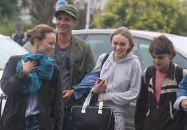 Samuel benchetrit news, gossip, photos of samuel benchetrit, biography, samuel benchetrit girlfriend list samuel benchetrit is a 47 year old french film director born on 26th june, 1973 in. Vanessa Paradis Et Samuel Benchetrit Home Facebook
