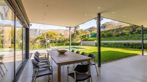 Hgtv magazine shows you how to make your old pieces look modern. An Eco Friendly Modern House With Impressive Views Outside Cape Town Mansion Global
