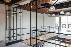 Porte a bilico dal design versatile: le cerniere FritsJurgens ...