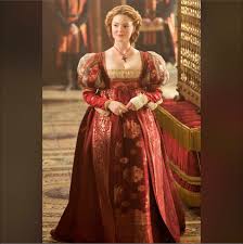In 2012, Holliday Grainger wore the dress as Lucrezia Borgia in 𝑻𝒉𝒆  𝑩𝒐𝒓𝒈𝒊𝒂𝒔. The gown was later used on a model for the cover of Imogen  Rossi's 2014 novel 𝑻𝒉𝒆 𝑫𝒂𝒓𝒌 𝑪𝒊𝒕𝒚. . . . . . . . . . #