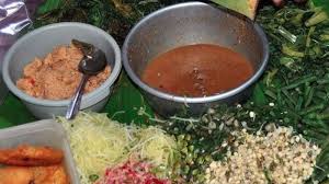 #nasi #pecel #sayur #bumbu kacang #indonesia #indonesian street food. 10 Salad Indonesia Mulai Dari Sambal Kacang Hingga Pakai Parutan Kelapa Halaman All Tribun Manado