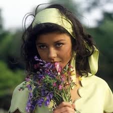 Her relationships in the early 1990s with television personality john leslie, singer david essex, and pop star mick hucknall were widely reported by the british press. Mariette Larkin Think I Was 19 Years Old Darlingbudsofmay Catherine Zeta Jones Darling Buds Of May Brunette Hair