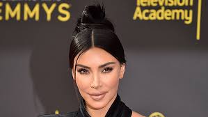 Kim Kardashian Has Face Psoriasis In Makeup-Free Selfie — See Pic