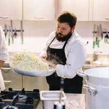 Commenti, opinioni e reviews dagli utenti per il negozio pentole professionali. Il Nuovo Ristorante Di Agnelli Bolle Tra Le Pentole Degli Chef Prima Bergamo