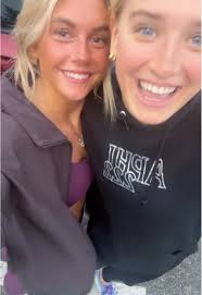 Guys tell @molly curry how good she is a lip syncing