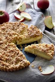 Den kuchen kann man auch gut einen tag vorher vorbereiten und die sahne erst kurz vor dem servieren. Apfel Streusel Tarte Mit Vanillepudding