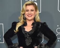 The latest tweets from @kellyclarkson Kelly Clarkson Calls Toluca Lake Home With New 5 4 Million Property