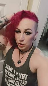 Merle Mohr's Instagram, Twitter & Facebook