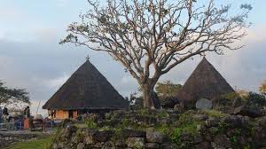Ruteng is a small town in the highlands towards the western end of flores island, indonesia. Kampung Tua Ruteng Pu U Di Kabupaten Manggarai Poskupang Wiki
