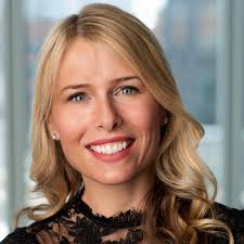 Elizabeth August's Instagram, Twitter & Facebook