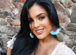 Zelma Cherem in Bathing Suit Says "Don't Doubt Your Body" — Celebwell