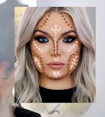 Since round faces are more 'cheeky' as compared to other shapes, mimicking the notorious 'duck face' with a slightly closed smile and a ¾ turn to the side helps you to easily determine the upper part of your cheeks. Contouring For A Round Face Round Face Makeup Contour For Round Face Round Face Haircuts