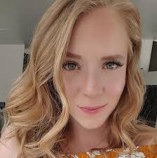 Kim Vowell's Instagram, Twitter & Facebook