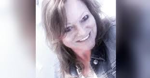 Donna Ponson's Instagram, Twitter & Facebook