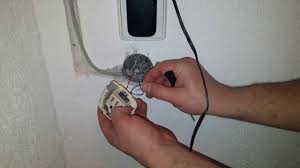 Kabel quer durch die wohnung oder in häusern über mehrere stockwerke hinweg verlegen? Router In Ein Anderes Zimmer Verlegen Dsl Splitter An Tae Dose Anklemmen Youtube