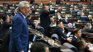 Khamis lalu adalah cuti awam dan parlimen tidak bersidang pada hari jumaat. Dewan Rakyat Kecoh Usul Pengosongan Kerusi Speaker Dewan Rakyat Youtube