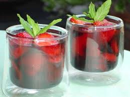 Epingle Par Pat Price Sur Vin Aoc Gigondas Cotes Du Rhone Vin De Fraise Soupe De Fraises Cahier De Cuisine