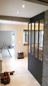 poutres taupes verriere facon atelier et spot avec habillage en alu brosse pour un rendu contemporain et chaleureux deco chambre inspiration deco habitat