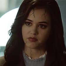 Savannah Edwards (@beauchaos22)