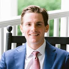 Lee Applewhite's Instagram, Twitter & Facebook