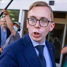 We would like to show you a description here but the site won't allow us. Philipp Amthor Cdu Scheinbar Unscheinbares Foto Entfacht Grosse Debatte Das Ist Ubel Politik