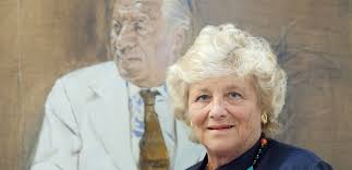 with_painting_of_charles_clore.jpg?itok=FtGRDdE1