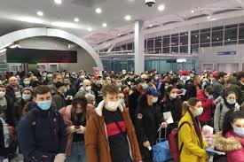 Aeroportul internațional henri coandă din otopeni este cel mai mare din românia și are 2 terminale (sosiri & plecări). Zeci De Oameni S Au Inghesuit In AceastÄƒ DimineaÅ£Äƒ La Punctele De Control De La Terminalul Sosiri De La Aeroportul Otopeni Update Directorul OperaÅ£ional Al Aeroportul Henri CoandÄƒ A Fost Suspendat Luni Din
