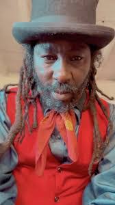 Eve Kemp's Instagram, Twitter & Facebook