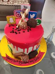 Social Media Cake Creme Castle