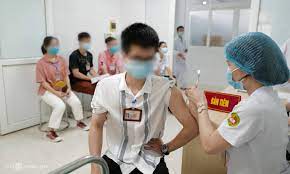Trong giai đoạn 2 của thử nghiệm lâm sàng vaccine nanocovax này sẽ có 560 tình nguyện viên chia thành các nhóm tiêm liều 25mcg, 50mcg, 75mcg và một nhóm tiêm giả dược. Final Phase Trials 924 Volunteers Vaccinated With Made In Vietnam Vaccines Scandasia