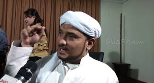 Penyebab berpulangnya ke rahmatullah adalah penyakit. Ustadz Maaher Meninggal Novel Bamukmin Desak Pihak Berwajib Terbuka