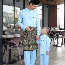 Baju biru muda juga sangat cocok dipasangkan dengan warna putih lho. Baju Melayu Moden Slim Fit Lelaki Biru Muda Sedondon Dewasa Ayah Dan Anak Lelaki Baby Blue Shopee Malaysia