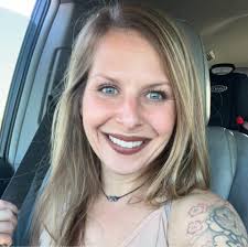 Hey all! Im looking for a potential cleaner for our Airbnb in the  Scottsdale area. It's a 2000sq. ft. 4 bedroom, 2.5 bath home for around  $215/guest turnover. Requirements are: +Communication is