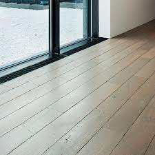 Ce parquet n'est en général pas doté d'un système d'emboitement. Mehrschichtparkett Pa 66 Chene De L Est Massiv Verklebt Aus Eiche