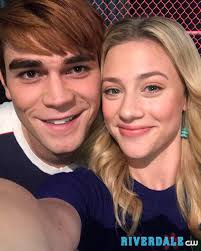 Backstage selfies! Stream the latest Riverdale for free only
