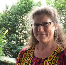 Cecilia Beach's Instagram, Twitter & Facebook