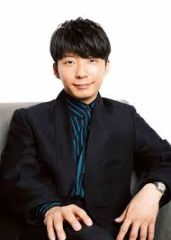 星野源 新たなる国民の主題歌 ドラえもん の真実 そして イエロー ミュージック の今を語る rockinon com https rockinon com interview detail 173435 星野 源 スーツ姿の男性 源