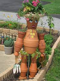 pot people by debbie pots de fleurs decores pots de fleurs en terre cuite pots de fleurs peints