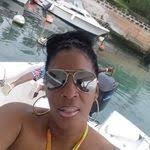 Charron Davis's Instagram, Twitter & Facebook