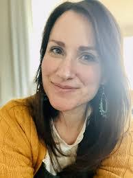 Julie Martindale's Instagram, Twitter & Facebook