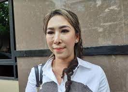 Rio reifan saat itu dilaporkan oleh pribadi gunawan. Babak Belur Dijotos Suami Henny Mona Rela Mati Di Tangan Rio Reifan Grid Id