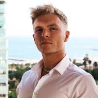 50+ perfiles de «Hayden»