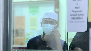 Jun 25, 2021 · menganggap buah tangan terbaru bersama suaminya, shuib, membawa maksud terlalu mendalam, siti sarah tidak rela nyanyiannya dalam semakin benci semakin cinta ditukar ganti dengan nabila razali. S533zrrkucsvkm