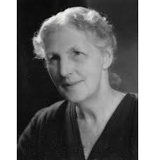 A confirmed outsider in: The Simons of Manchester