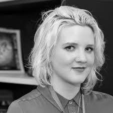 Samantha Emery's Instagram, Twitter & Facebook