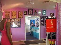 Mar 15, 2019 · in 1994, selena had opened selena etc. Selena Etc Boutique And Salon In Corpus Christi Texas Selena Quintanilla Selena Quintanilla Perez Selena Pictures