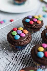 Schoko Nuss Muffins Mit Smarties Foodundco De Foodblog Aus Nurnberg Rezept Lecker Halloween Desserts Halloween Vorspeisen